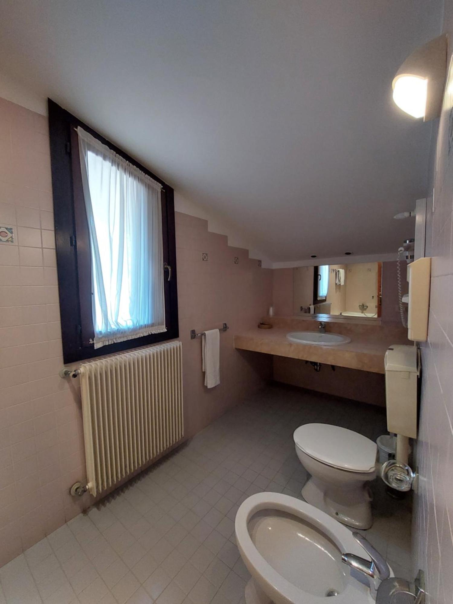 Albergo Alla Pineta مونتيبلونا المظهر الخارجي الصورة